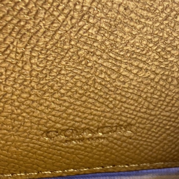 NWT Coach iPhone cover case w/detachable leash - Picture 8 of 10